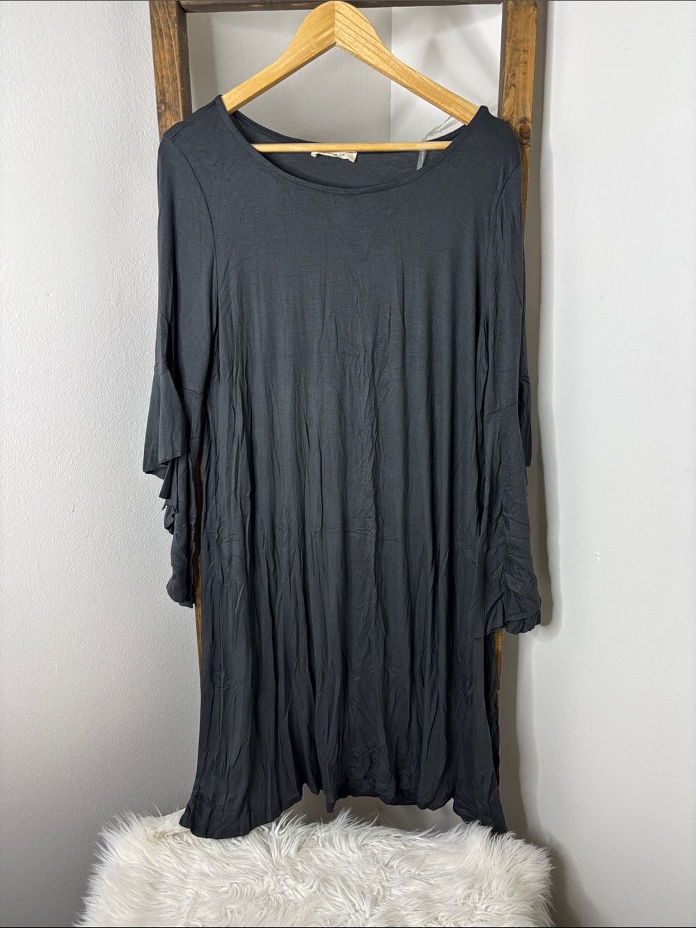 Love In Black Relaxed Round-Neck Tunic Size L